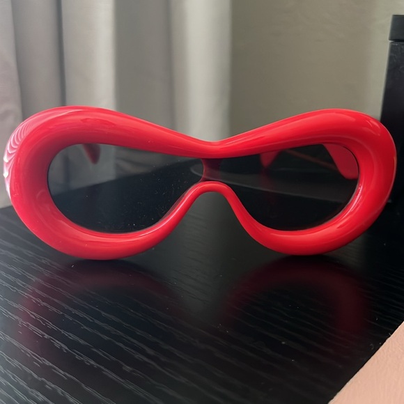 Bright red sunglasses (never worn) - Picture 3 of 5